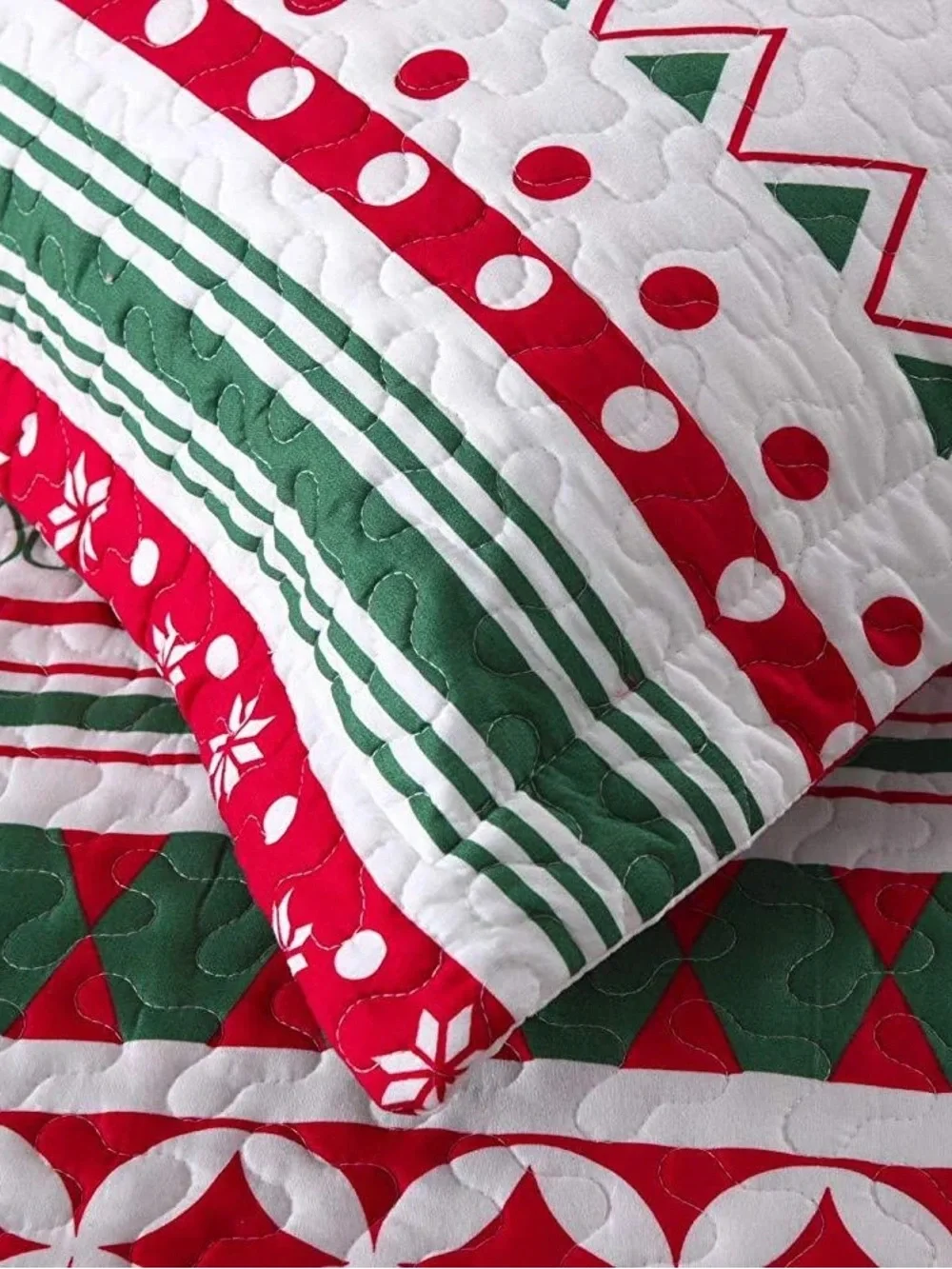Festive Red & Green Reindeer 2 piece Twin Quilt Set